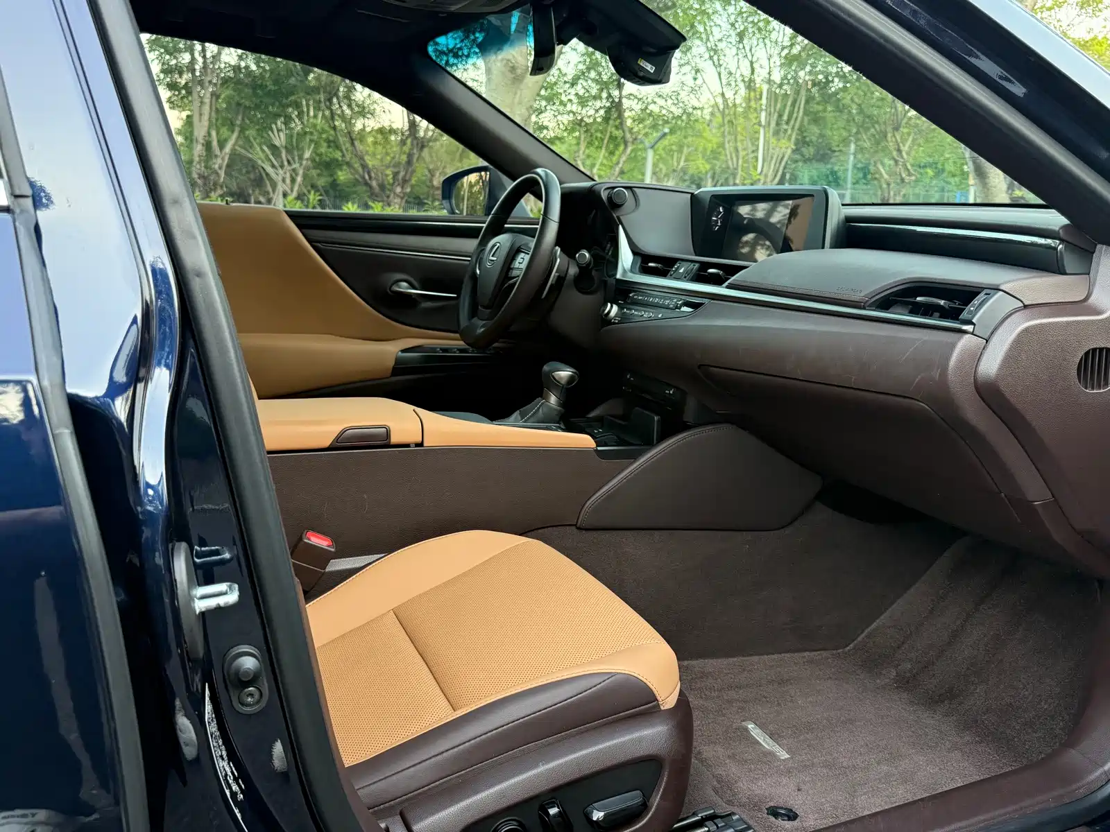 Фото 5 - Lexus ES