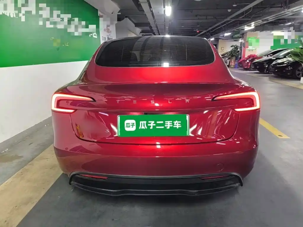 Фото 6 - Tesla Model 3