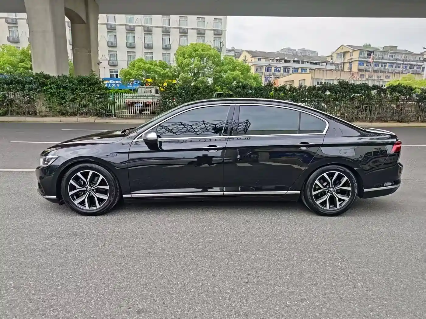 Volkswagen Magotan 2020 330TSI DSG Luxury фото 3