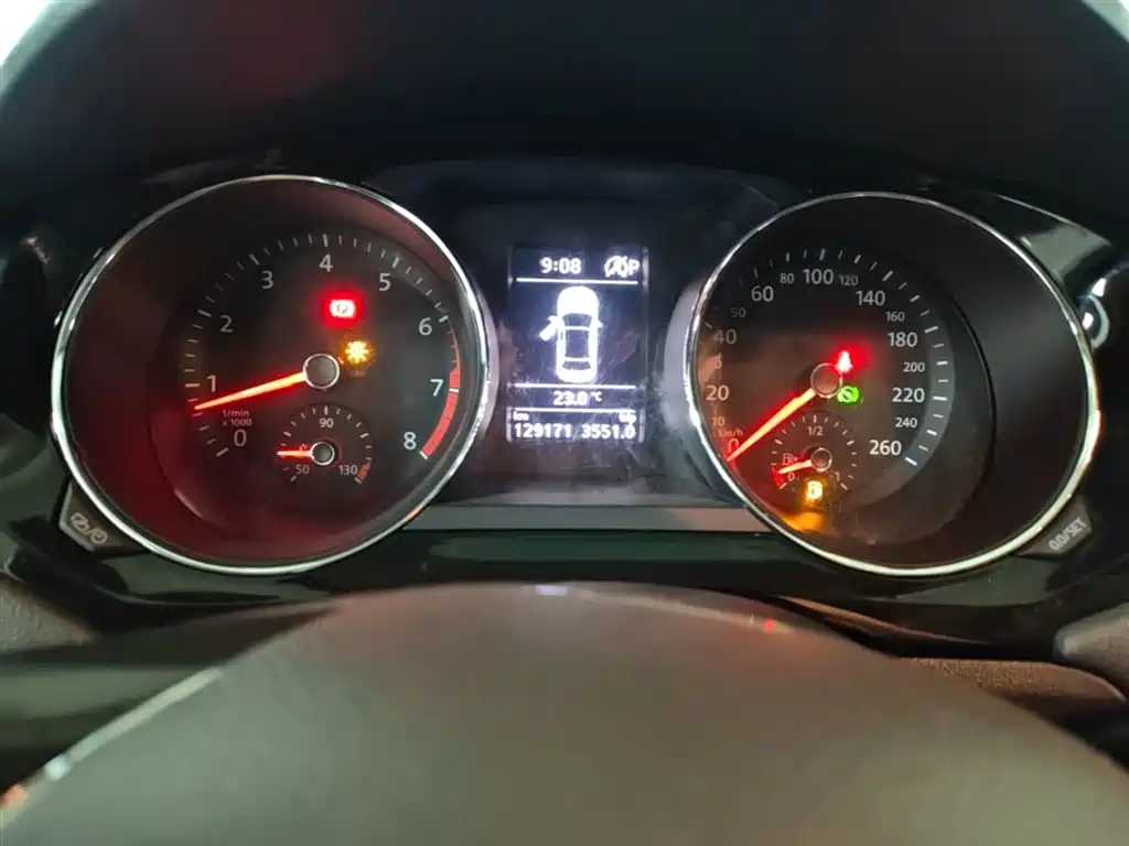 Volkswagen Sagitar 2018 180TSI DSG Premium Edition фото 12