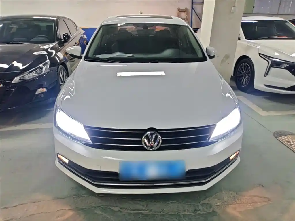 Volkswagen Sagitar 2018 180TSI DSG Premium Edition фото 3