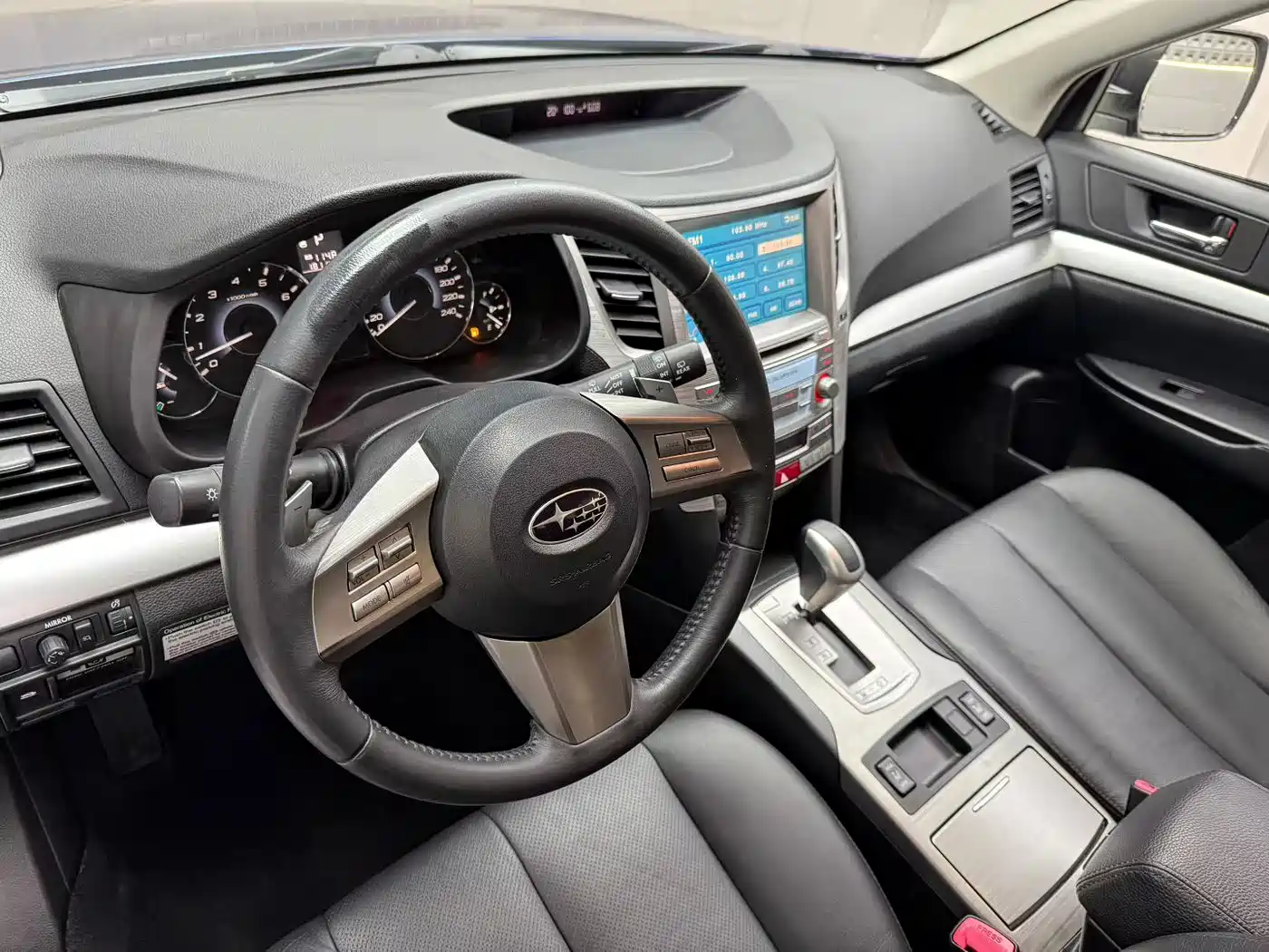 Subaru Legacy 2010 2.0i Luxury Wagon фото 6