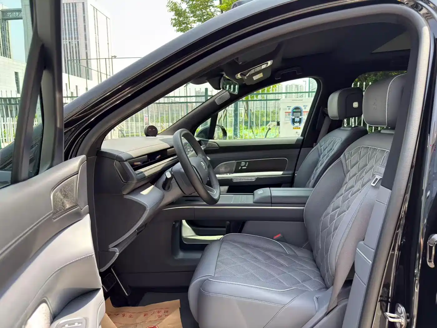 NIO ES8 2025 Base Model 7-Seater фото 8