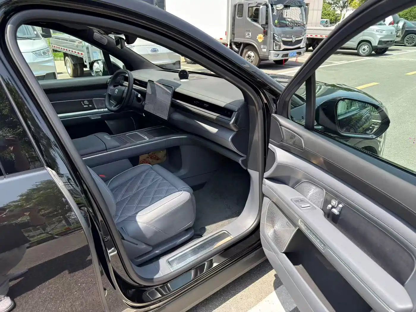 NIO ES8 2025 Base Model 7-Seater фото 16