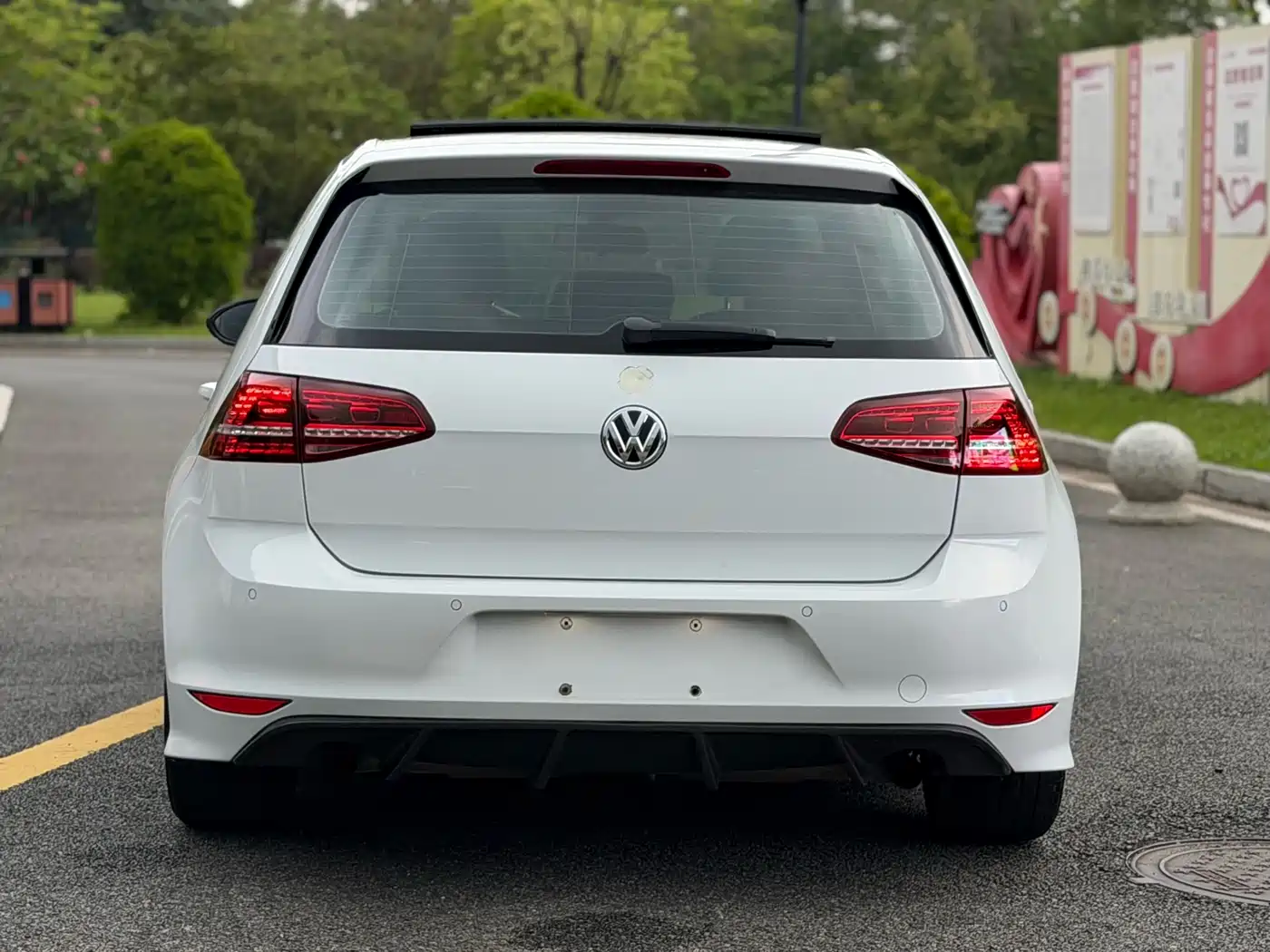 Volkswagen Golf 2017 280TSI Auto R-Line Millionth Anniversary Edition фото 20