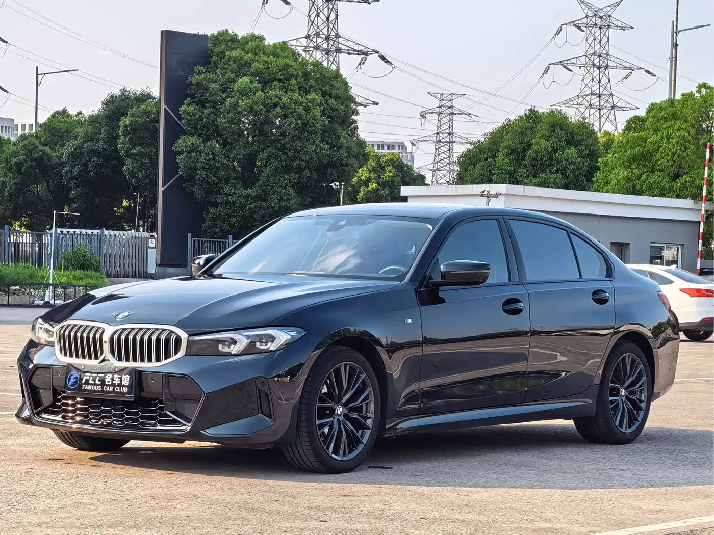 BMW 3 Series 2023 325i M Sport Black Night Package