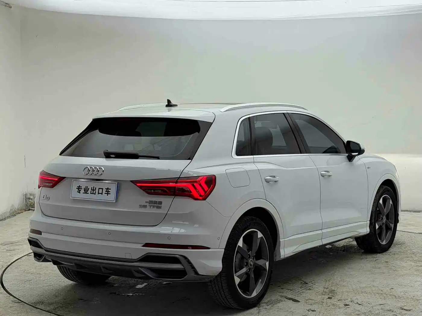 Audi Q3 2022 35 TFSI Fashion Dynamic фото 4