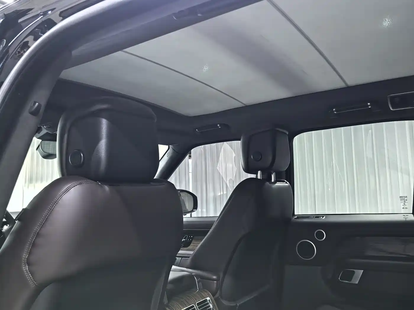 Land Rover Range Rover 2018 3.0 SC V6 Golden Age Edition фото 6