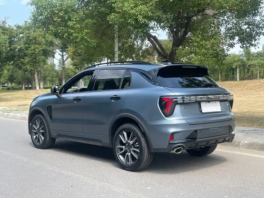 Photo 6 - Lynk & Co 01
