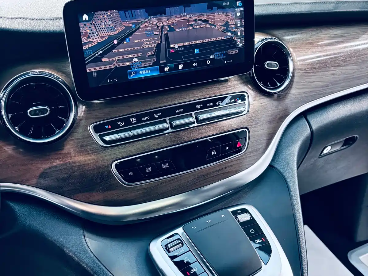 Mercedes-Benz V-Class 2022 V 260 L Long Wheelbase Prestige Edition фото 9