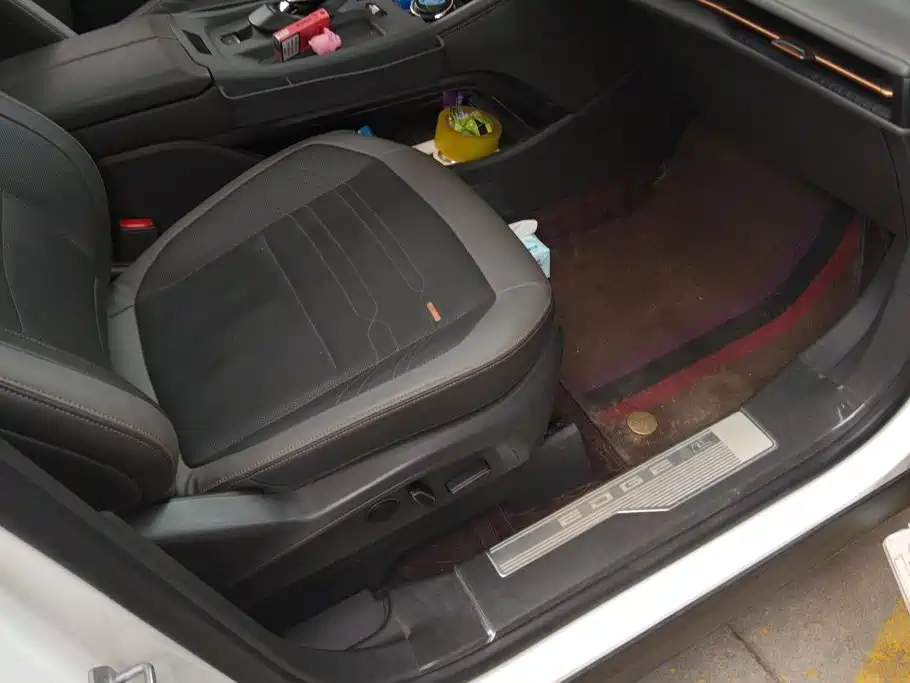 Фото 8 - Ford Edge