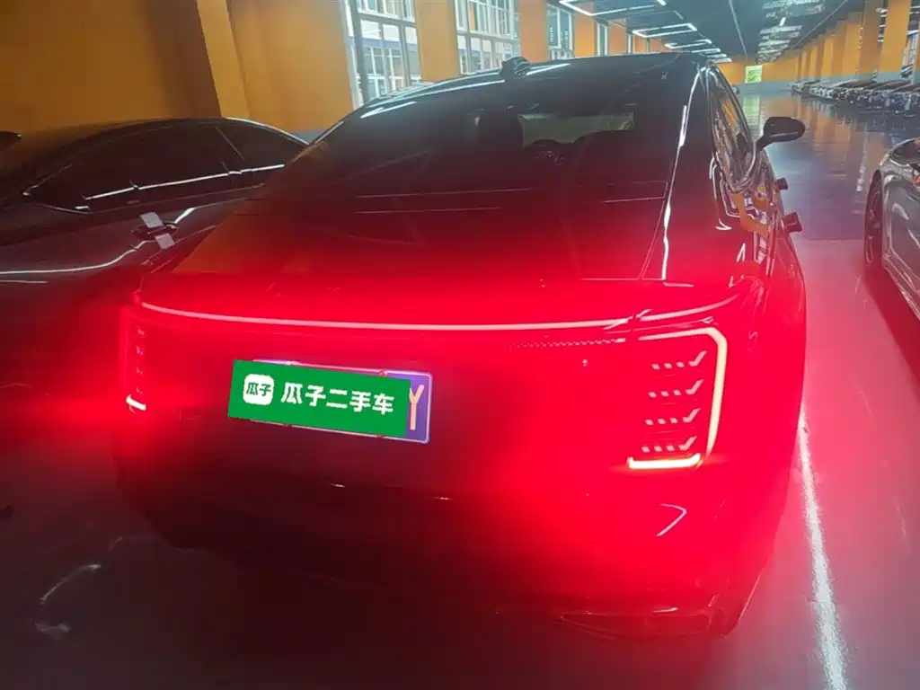 Hongqi H9 2024 2.0T Qi Enjoy Private Fashion Edition фото 6