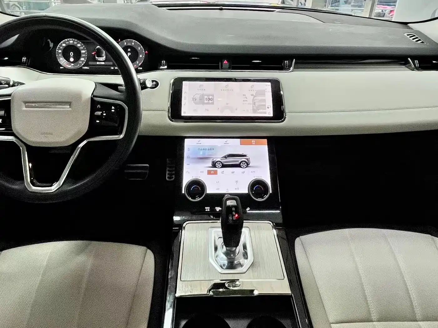 Land Rover Range Rover Evoque 2023 Range Rover Evoque L 249PS Luxury Edition фото 5