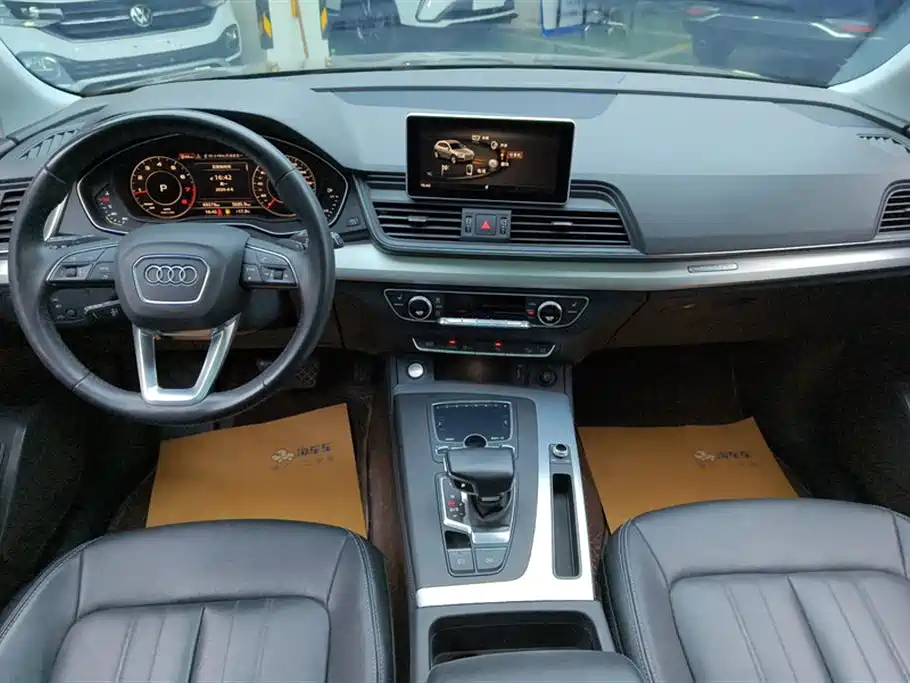Audi Q5L 2020 Facelift 40 TFSI Honor Fashion фото 12