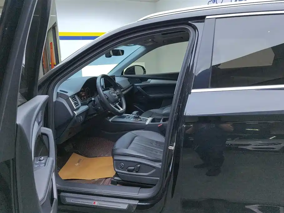 Audi Q5L 2020 Facelift 40 TFSI Honor Fashion фото 9