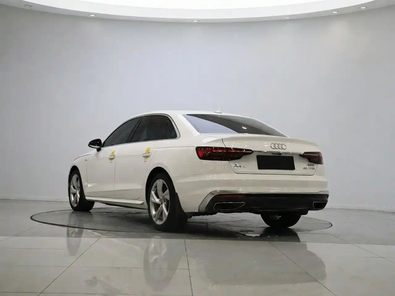 Audi A4L 2020 40 TFSI Fashion Dynamic Edition фото 3