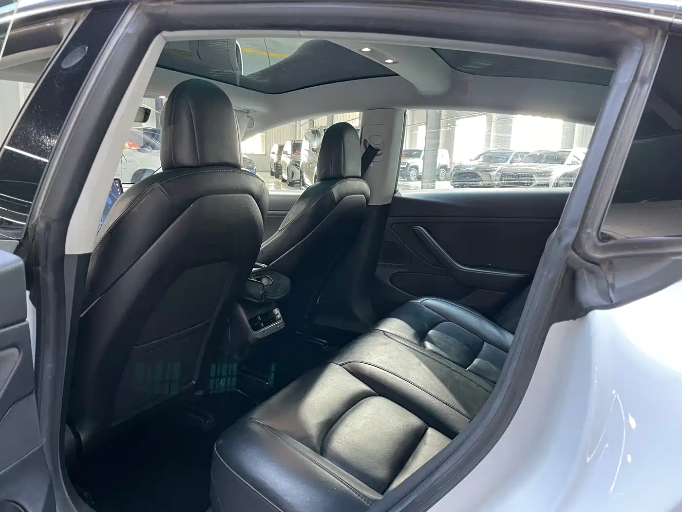 TESLA MODEL 3 (IMPORTED)