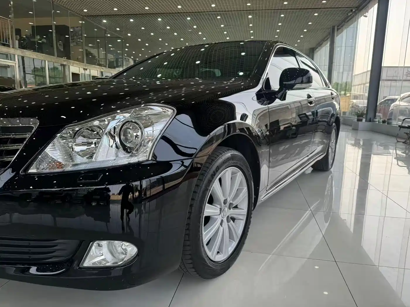 Toyota Crown 2012 2.5L Royal Navigation Edition фото 6