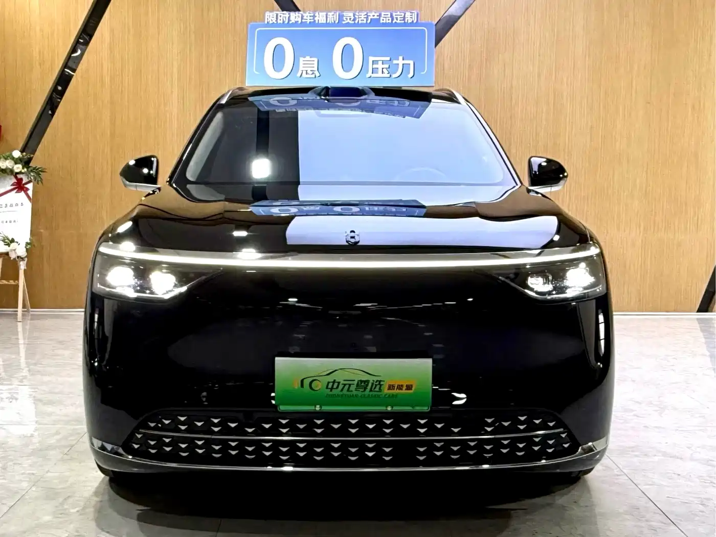 AITO Wenjie AITO M8 2025 Extended Range Ultra 53.4kWh 6-Seater фото 2