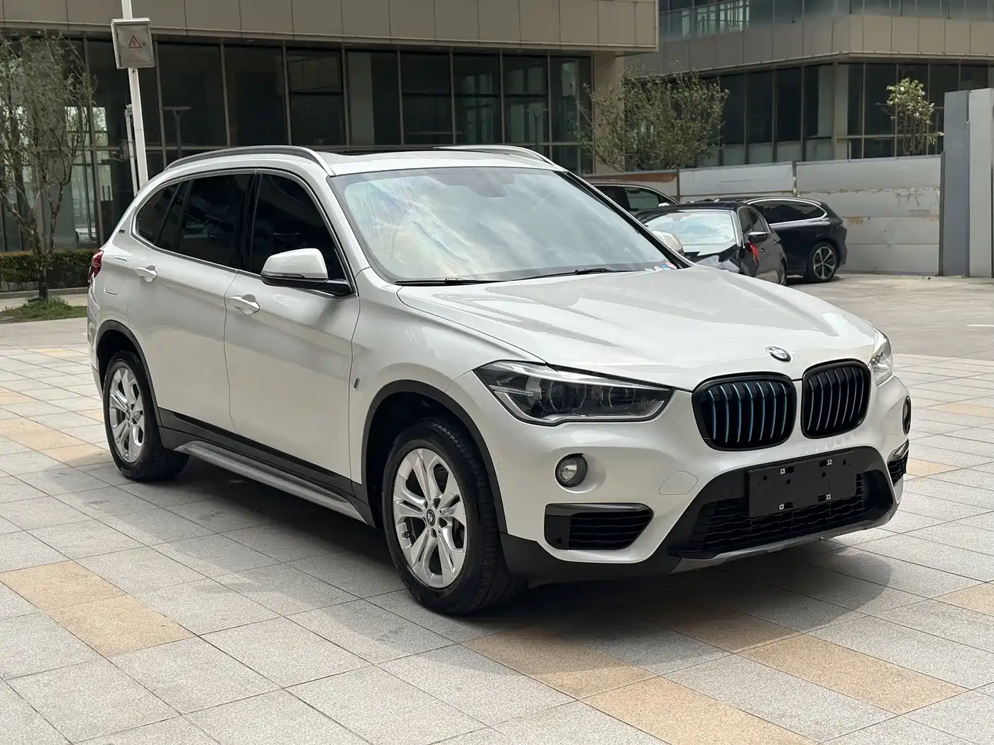 BMW X1 New Energy 2019 xDrive25Le Range Upgrade Edition фото 4