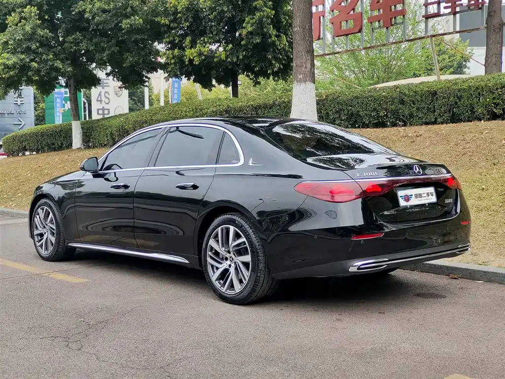 Mercedes-Benz E-Class 2024 E 300 L Fashion фото 4