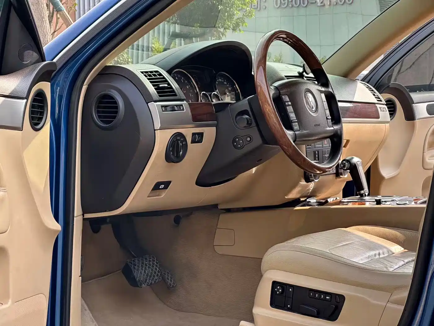 Volkswagen Touareg 2010 3.6 Limited Top Edition фото 8