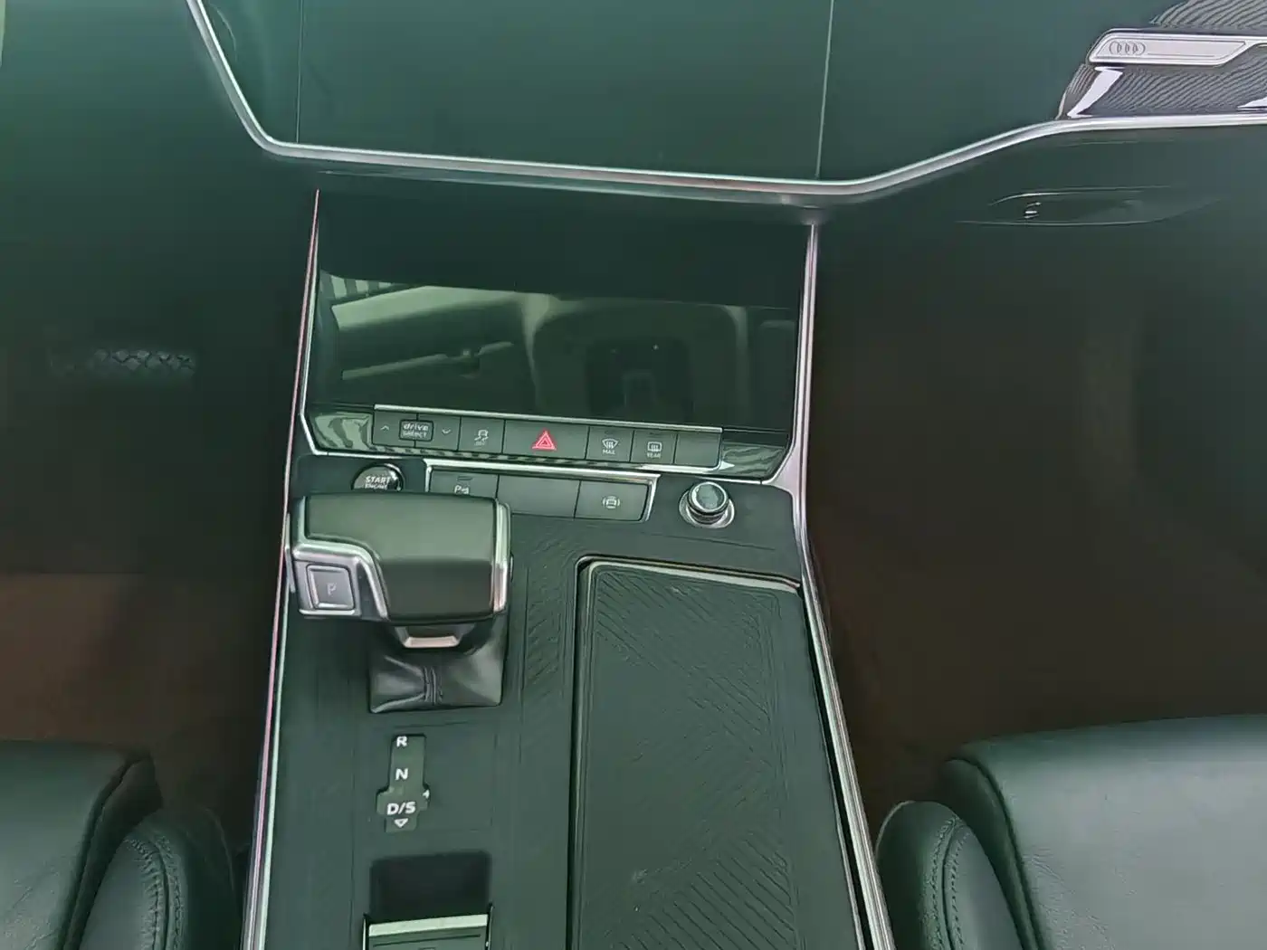 Audi A6L 2021 40 TFSI Luxury Sport фото 7