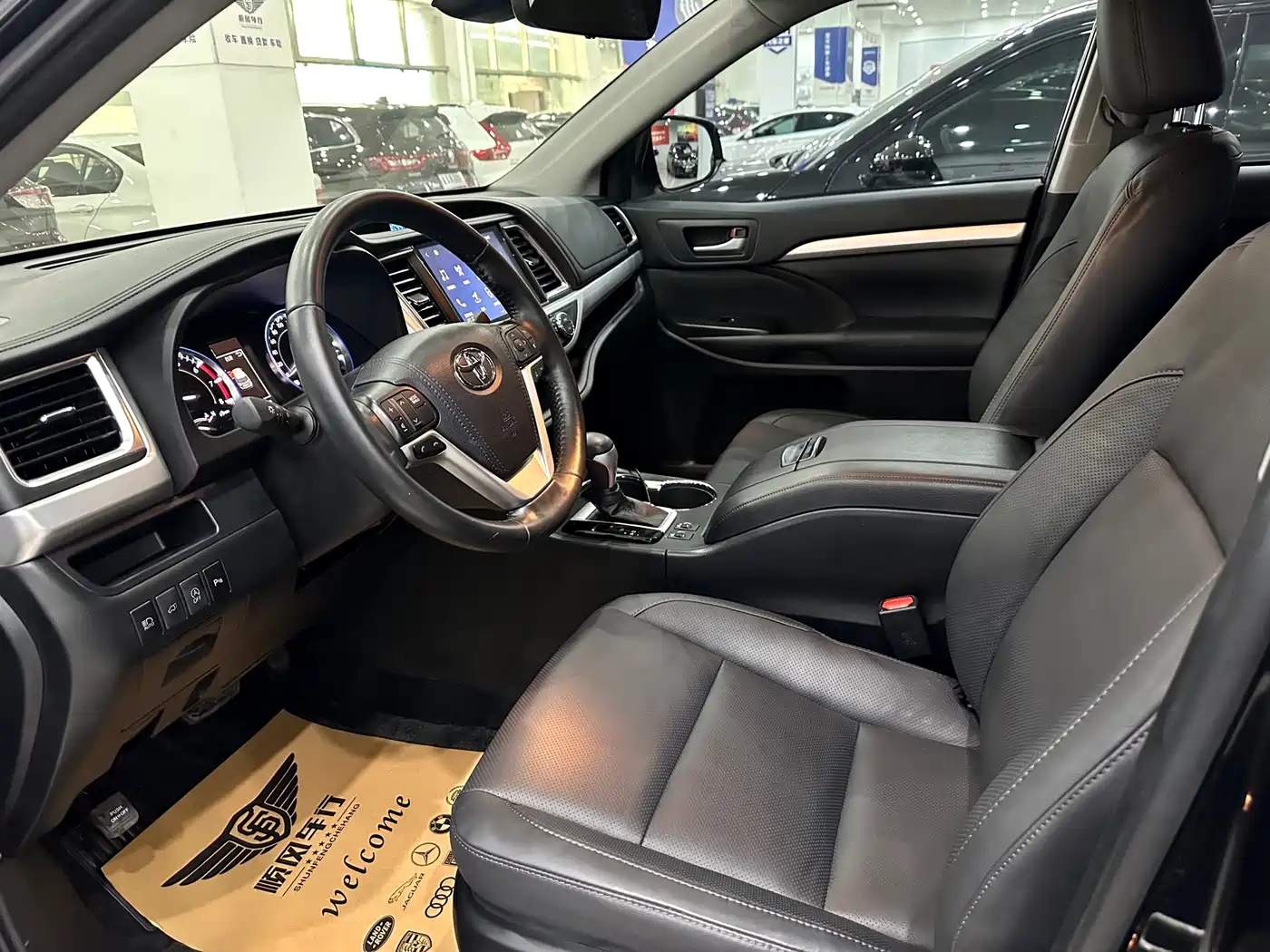 Toyota Highlander 2018 2.0T 4WD Premium 7-seater China VI фото 11