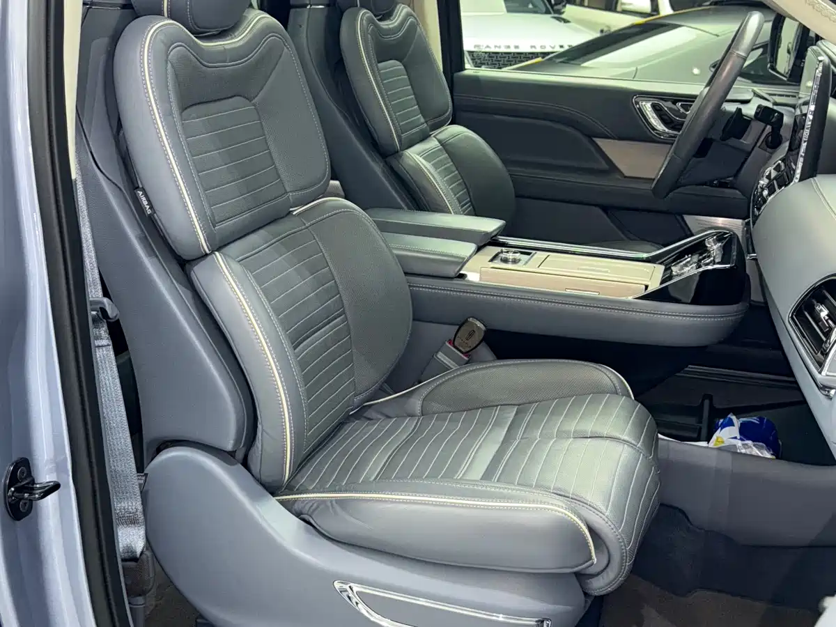 Lincoln Navigator 2019 3.5T Presidential Series China VI фото 7