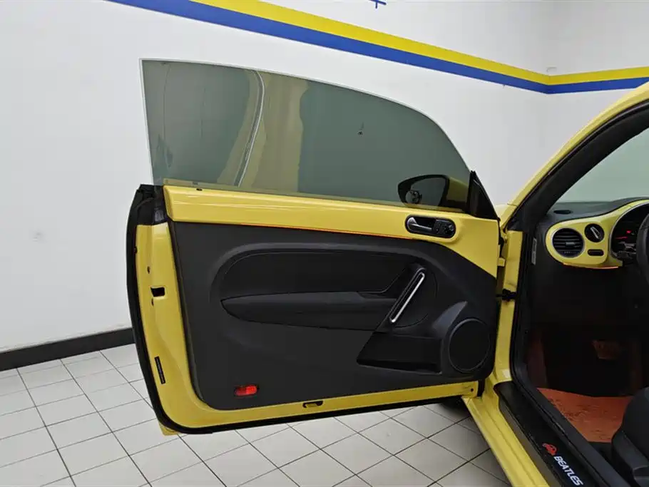 Volkswagen Beetle 2014 1.2TSI Fashion Edition фото 7