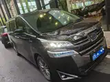 Фото 1 - Toyota Vellfire