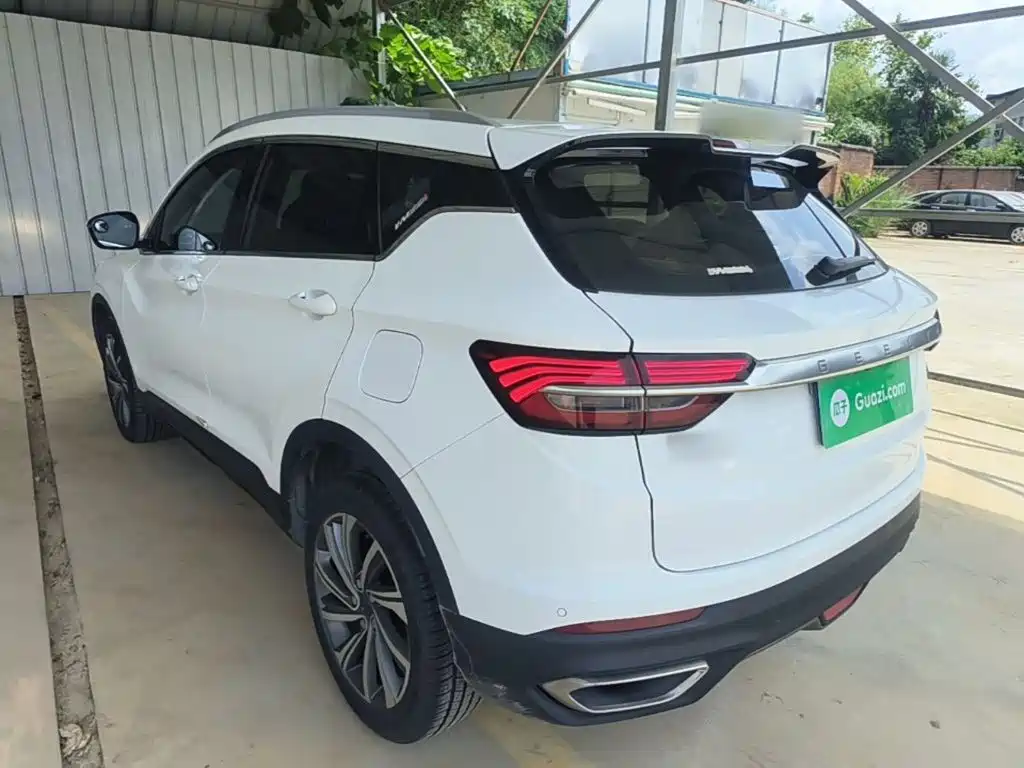 Фото 23 - Geely Coolray