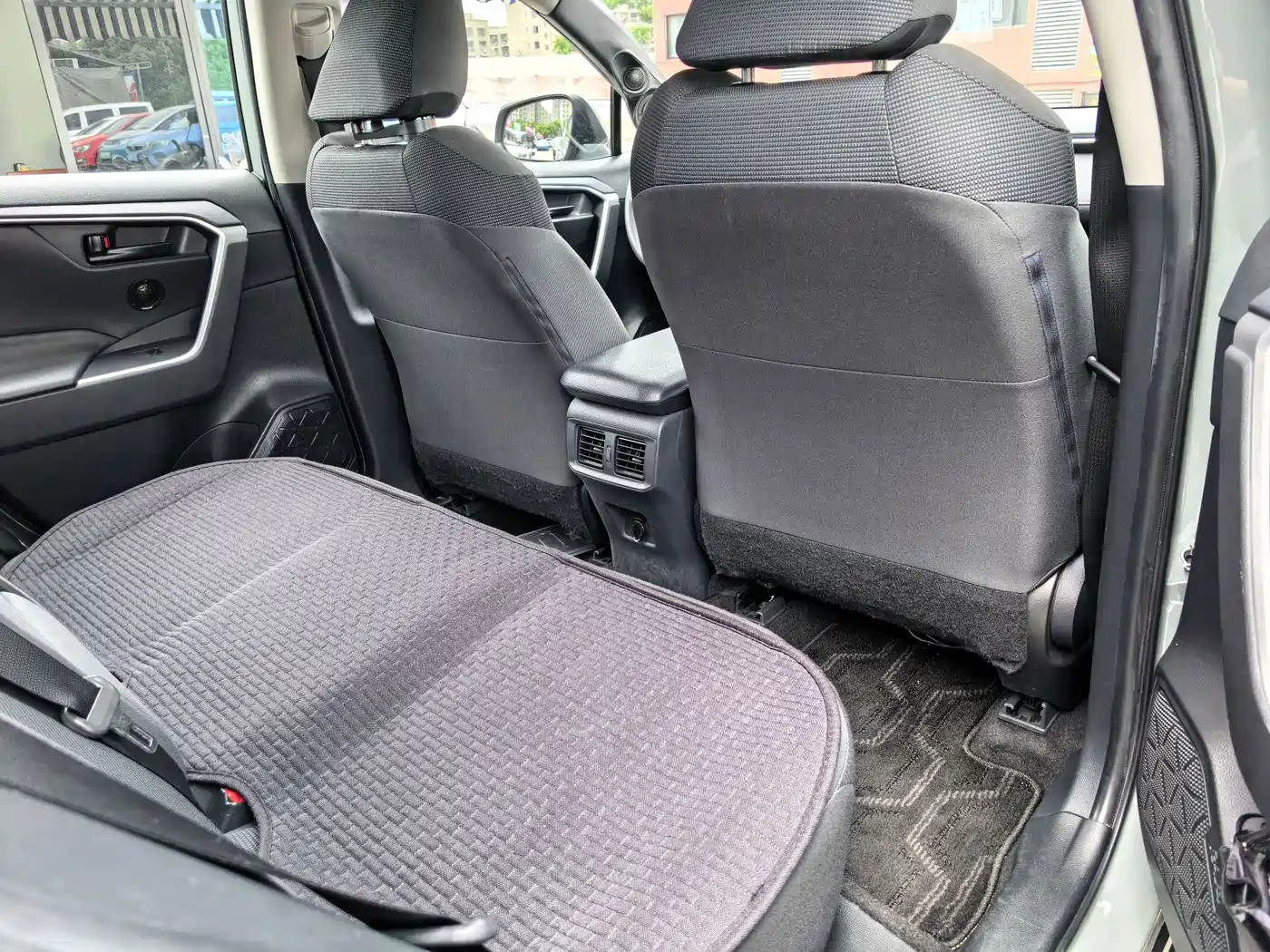 Toyota RAV4 Rongfang 2021 2.0L CVT 2WD Urban фото 8