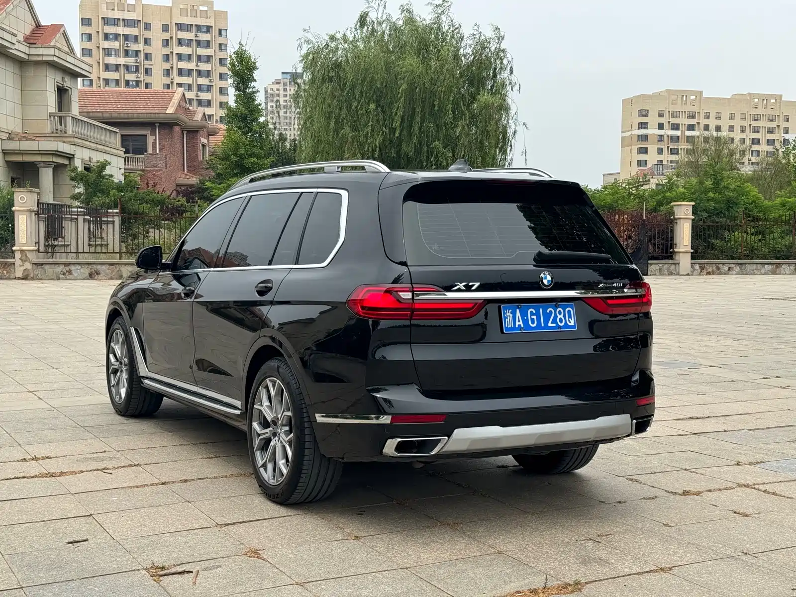 Фото 8 - BMW X7