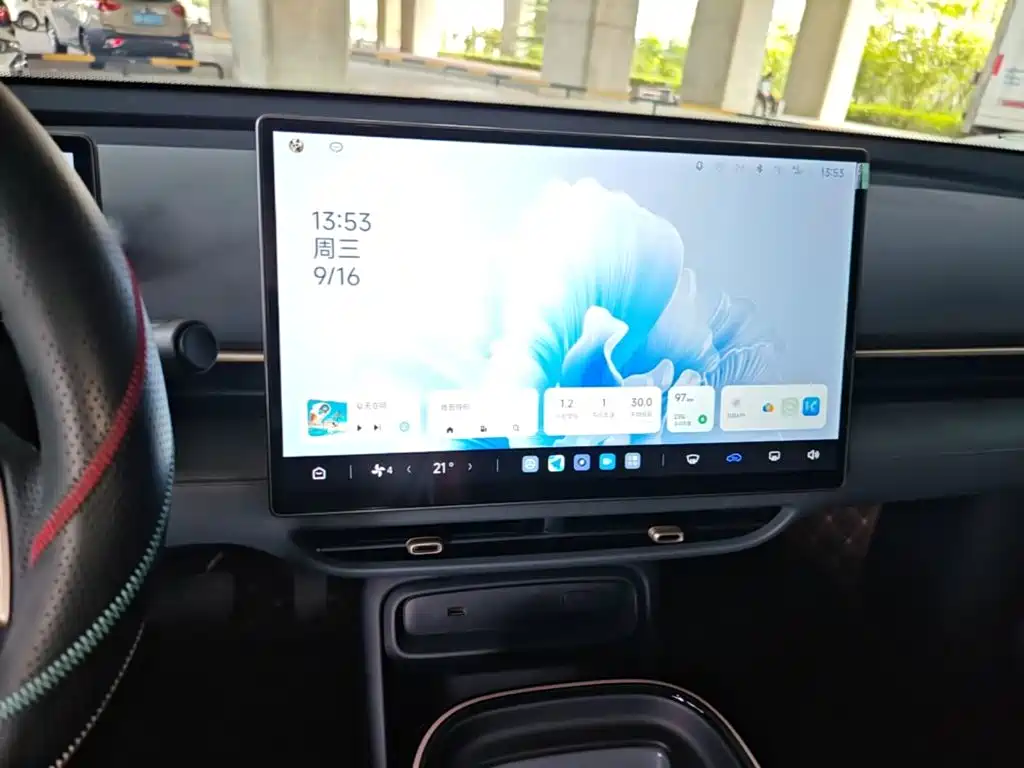 ARCFOX T1 2025 2025 425 Mid-range Version