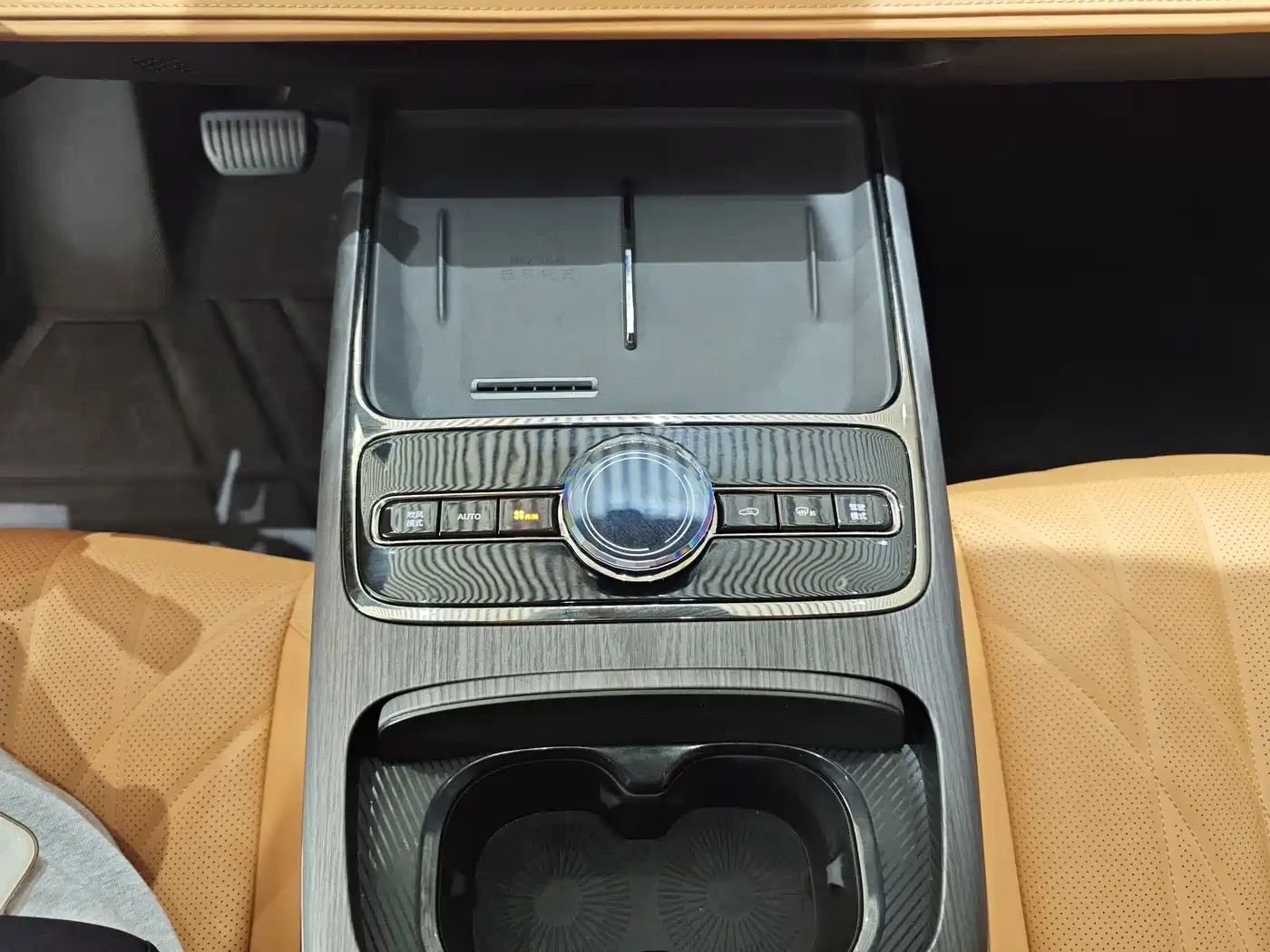 Geely Galaxy Galaxy Xingyao 8 2025 130km EM-i Premium Edition фото 17