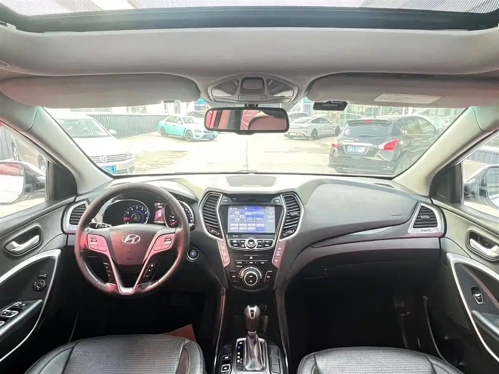 Hyundai Santa Fe 2013 Facelift 2.4L Automatic 4WD Premium фото 4