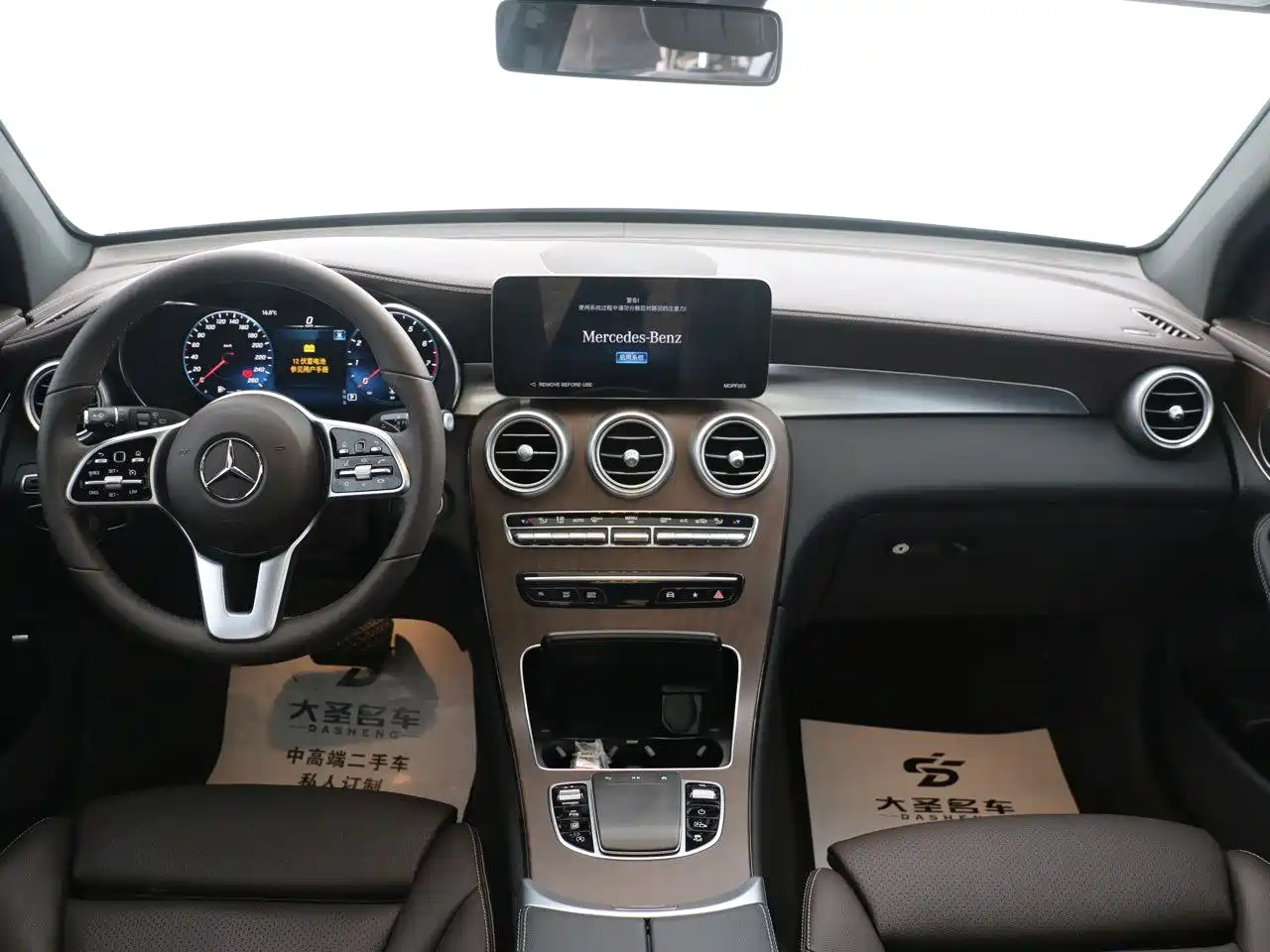 MERCEDES-BENZ GLC