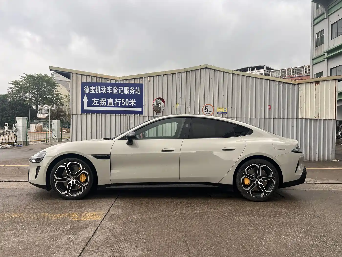 XIAOMI CAR XIAOMI SU7