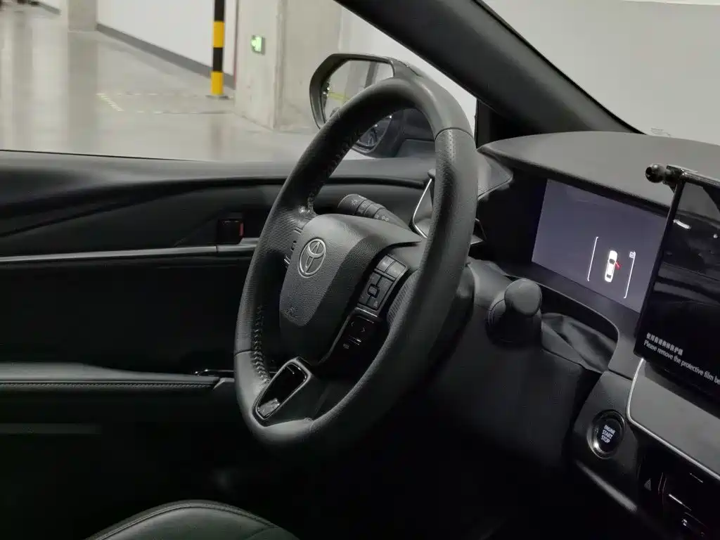 Photo 22 - Toyota Camry