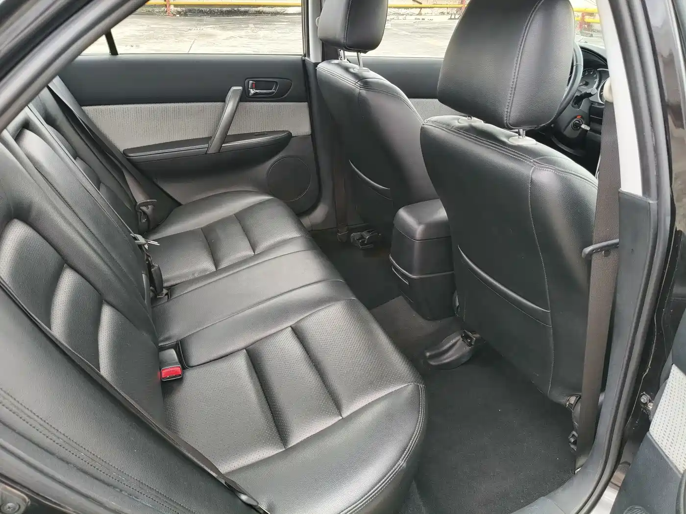 Photo 10 - Mazda 6