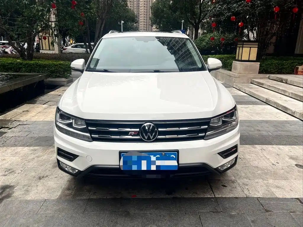 Volkswagen Tiguan L 2021 330TSI Automatic 2WD Smart фото 2