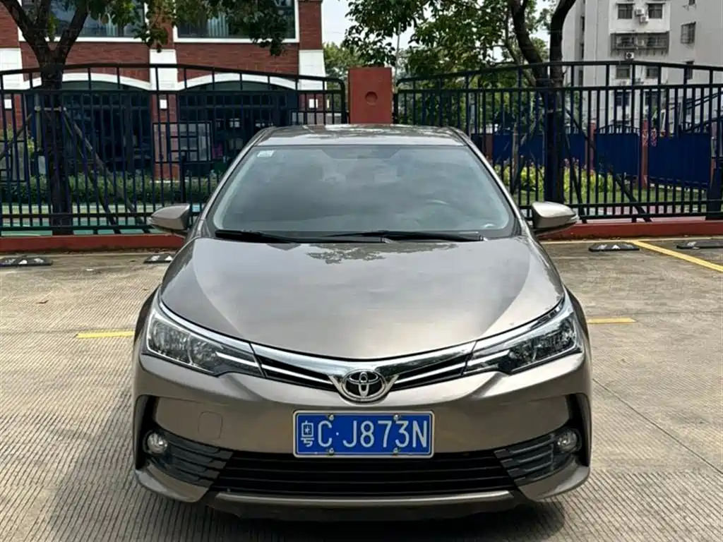 Toyota Corolla 2017 Facelift 1.2T S-CVT GL фото 2
