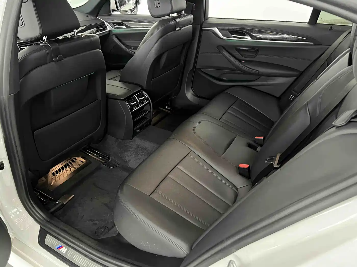 BMW 5 Series 2018 525Li M Sport Package фото 14