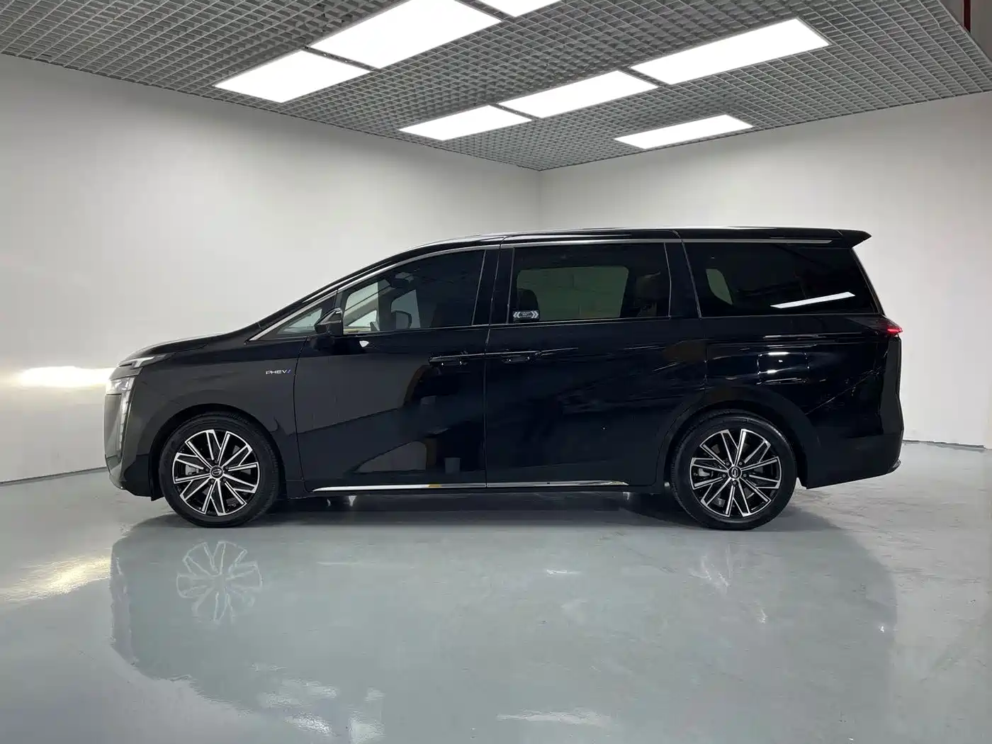 Фото 7 - GAC Trumpchi Trumpchi E8 NEV