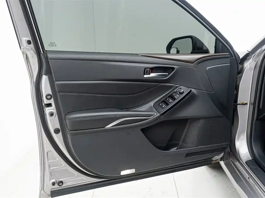 Toyota Avalon 2023 2.0L Premium Selection фото 18
