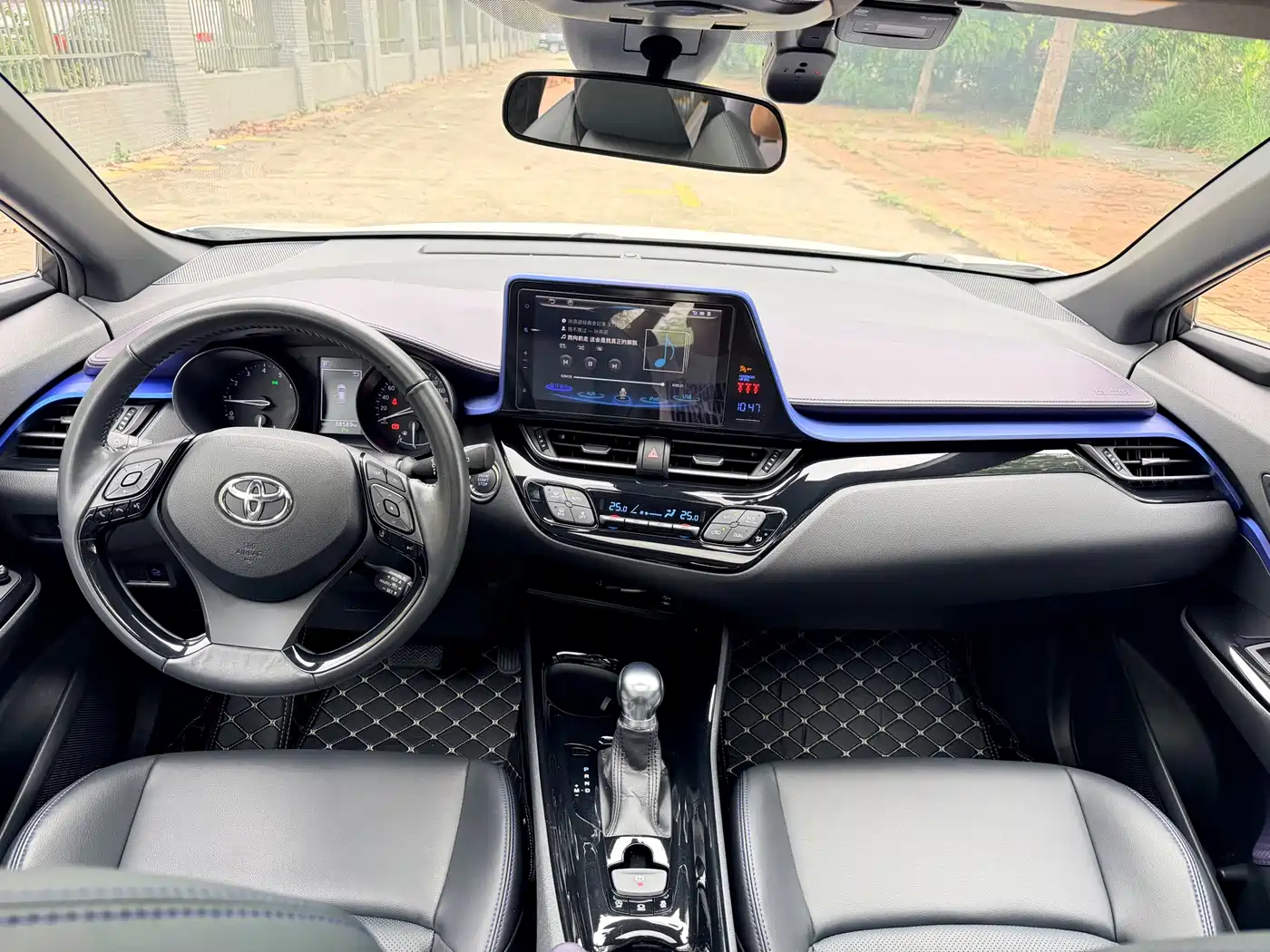 Toyota C-HR 2020 Model 2.0L Luxury фото 15