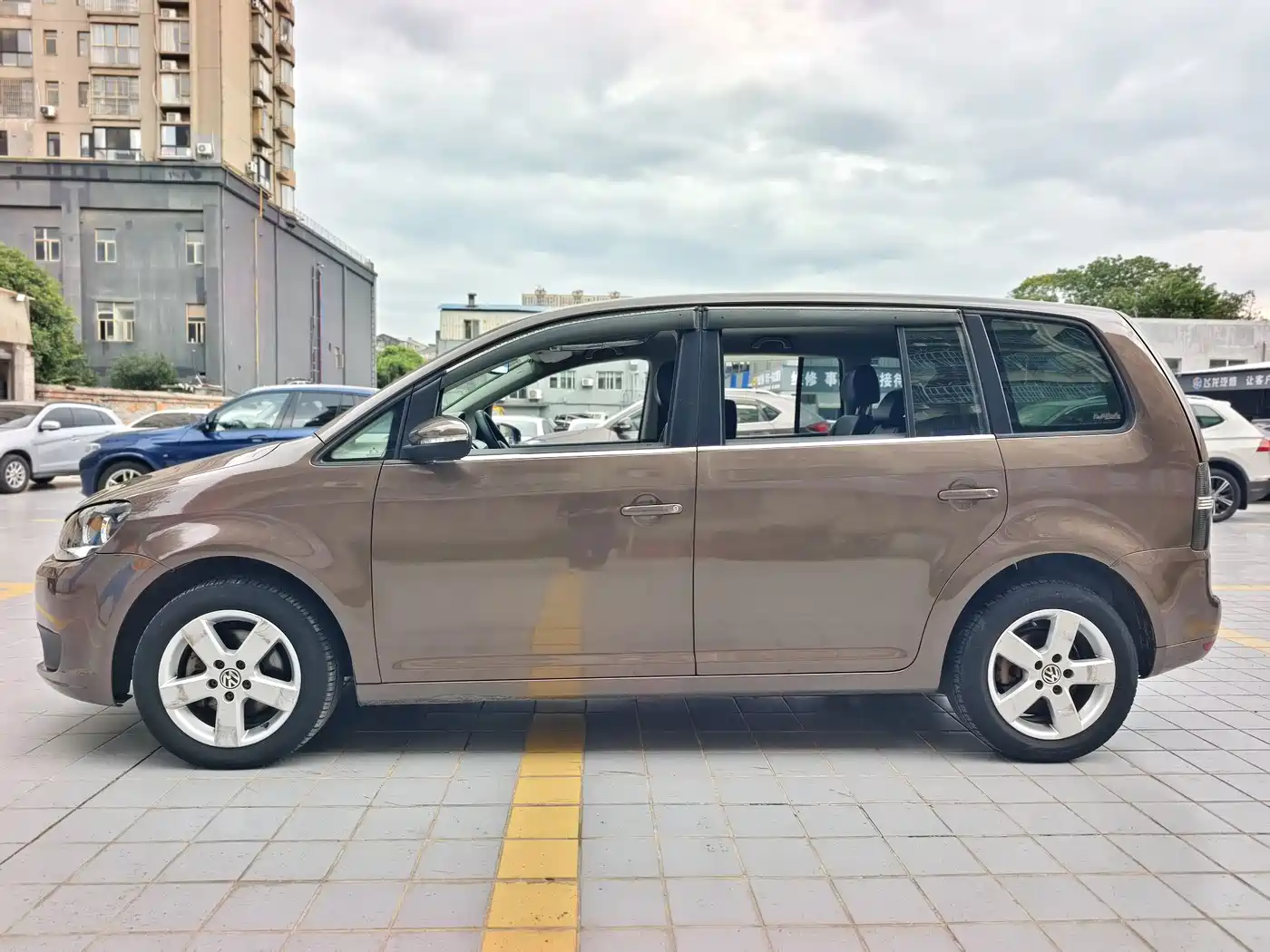 Фото 4 - Volkswagen Touran