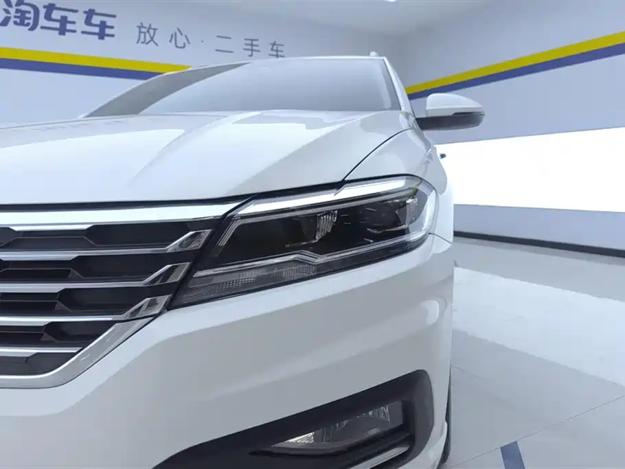 Volkswagen Lavida 2018 Hatchback 200TSI DSG Comfort Edition China V фото 5