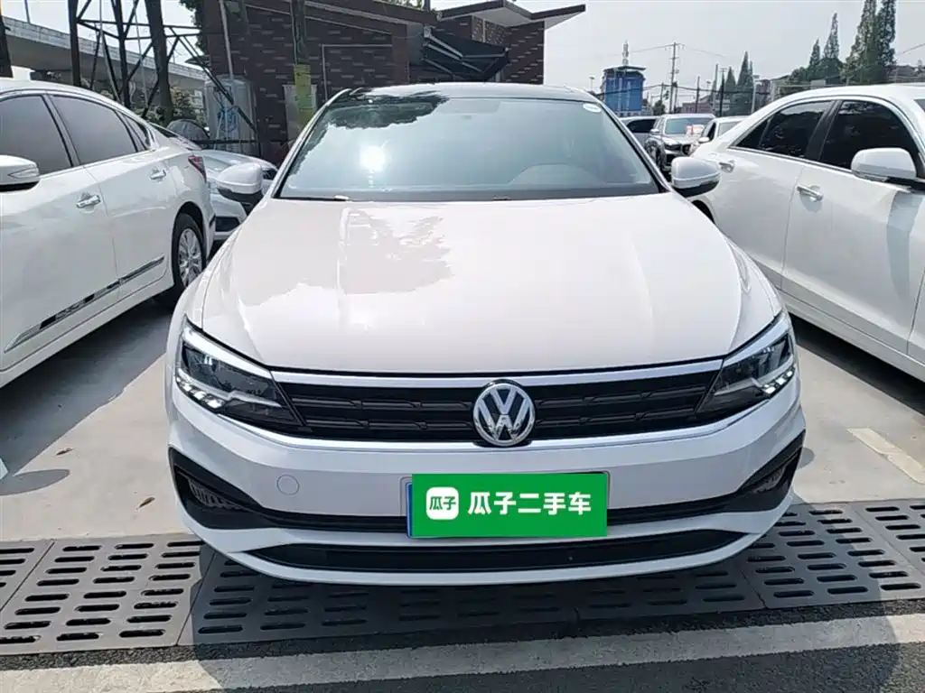 VOLKSWAGEN LINGDU